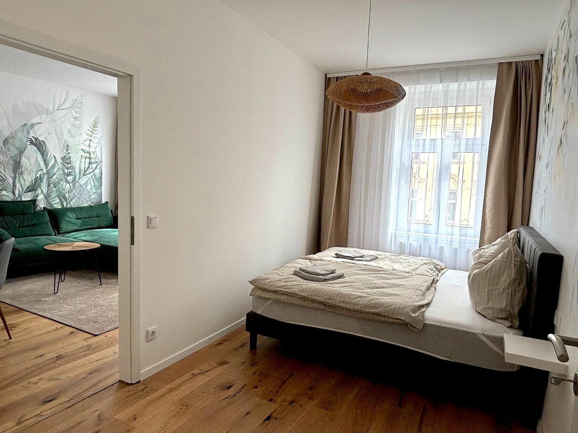 Traumhafte Wohnung Fuer 3, Grosszuegig, Walk In Dusche Wina Bagian luar foto