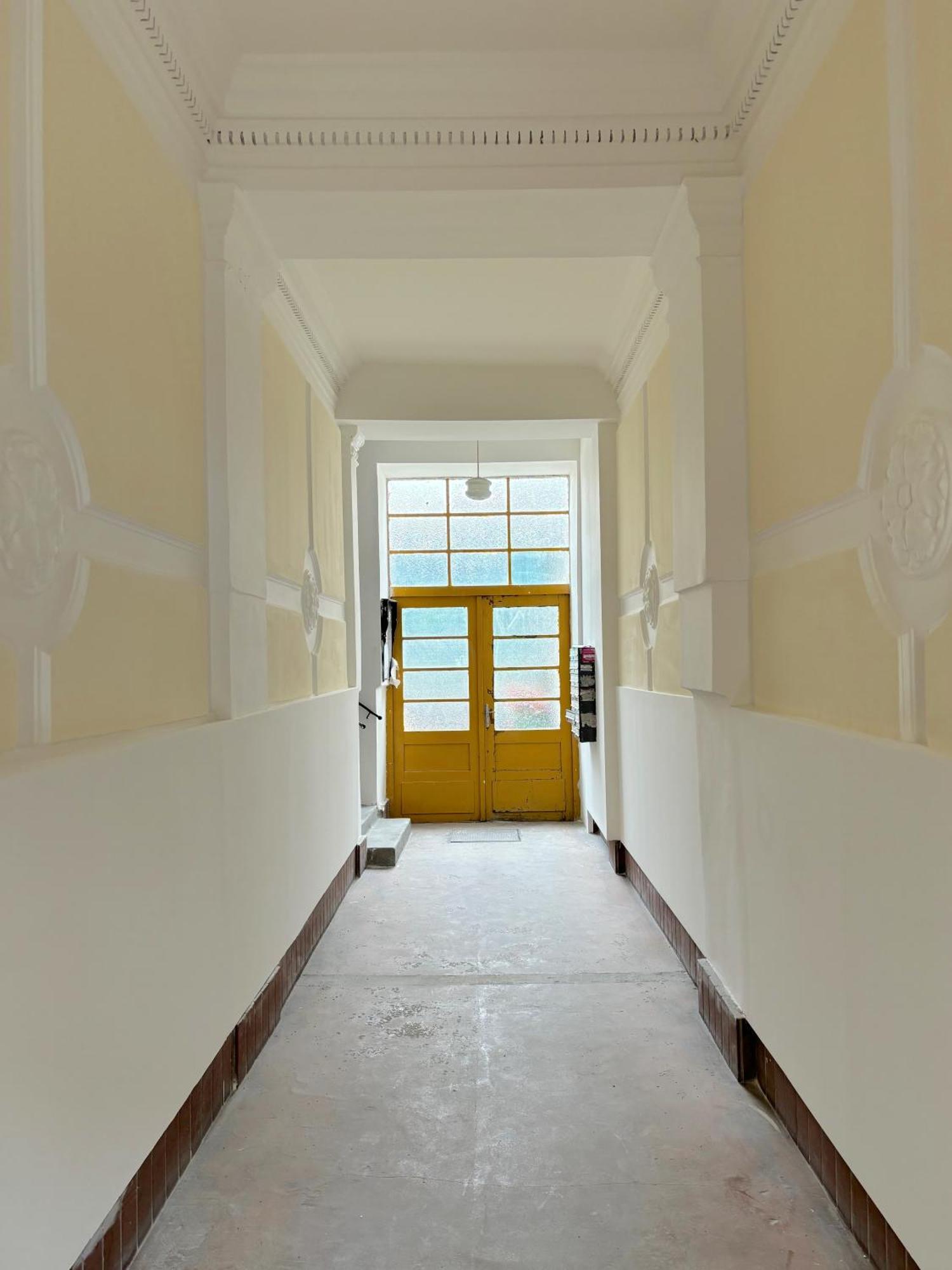 Traumhafte Wohnung Fuer 3, Grosszuegig, Walk In Dusche Wina Bagian luar foto